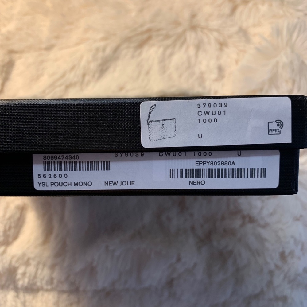 ❌SOLD❌ YSL MATELASSÉ LEATHER POUCH - Picture 6 of 7